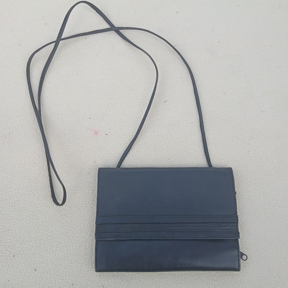 Kenneth Cole Black slim crossbody bag